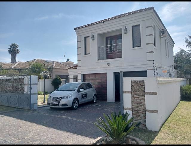 4 BEDROOM HOUSE FOR SALE IN PARKHAVEN